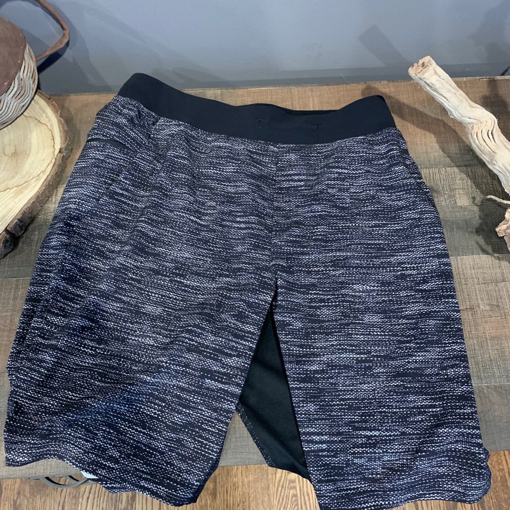 Men’s Lululemon shorts